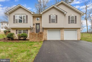 5556 Douglas St, Saint Leonard, MD 20685