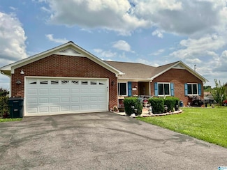 286 Andrew Dr, Weaver, AL 36277
