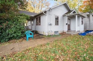 12 Bouquet Ave, Youngstown, OH 44509