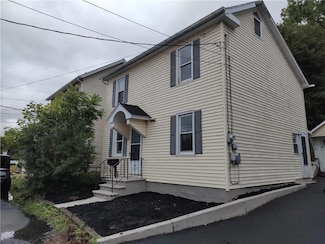 673 W Washington St, Slatington, PA 18080