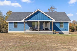 227 S Deer Run Rd, Trenton, GA 30752