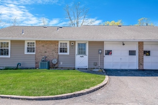 269 Berwick Ct Unit B, Ridge, NY 11961