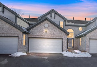 519 Kresswood Dr Unit 28C, McHenry, IL 60050