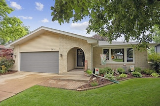 2414 Chippewa Ct, Lisle, IL 60532