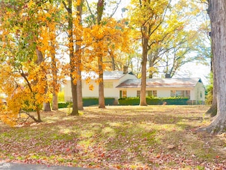 208 Southridge Rd, Fort Wayne, IN 46825