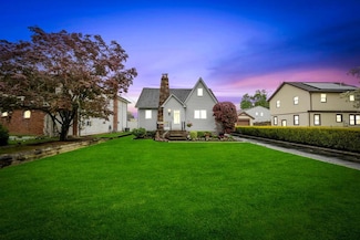 119 Floral Ave, Bethpage, NY 11714