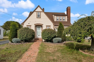 49 Harding St, Biddeford, ME 04005