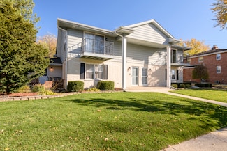 1337 Camden Way Unit 2, Waukesha, WI 53186