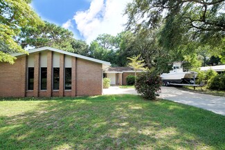 30 Hickory Ave, Shalimar, FL 32579