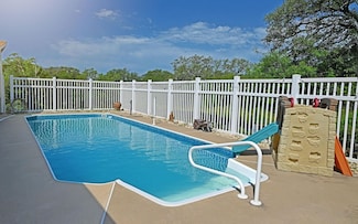 1109 County Road 132a, Kingsland, TX 78639