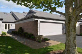 104 S Bayshore Dr, Columbiana, OH 44408