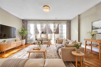 32 E 74th St, New York, NY 10021