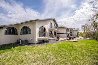 4455 Club Dr, Slinger, WI 53086