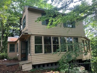 93 N Winchester St, Swanzey, NH 03446