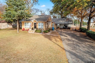 1702 W 1st St, Mount Pleasant, TX 75455