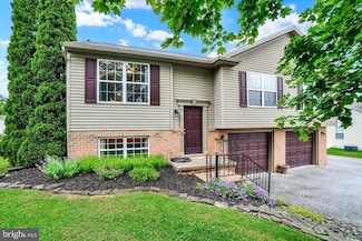 4373 Walters Hatchery Rd, Seven Valleys, PA 17360