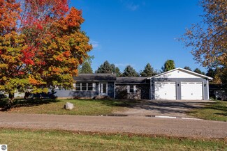 6504 Bellinger Dr, Mount Pleasant, MI 48858