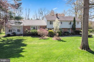 420 Heatherwood Ln, Devon, PA 19333