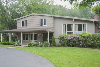 4 Blueberry Ln, Lexington, MA 02420