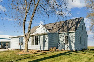 1671 Jamestown Ave, Independence, IA 50644