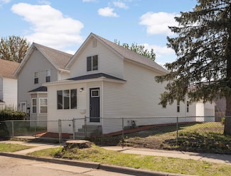 877 Albemarle St, Saint Paul, MN 55117