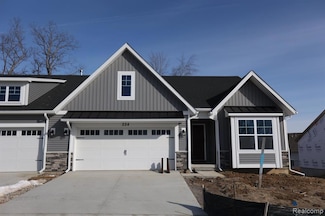 1012 Camellia Cir Unit 48, Howell, MI 48843