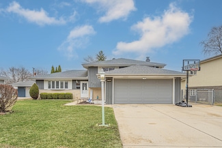 153 N Circle Ave, Bloomingdale, IL 60108