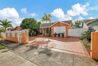 12616 SW 211th St, Miami, FL 33177