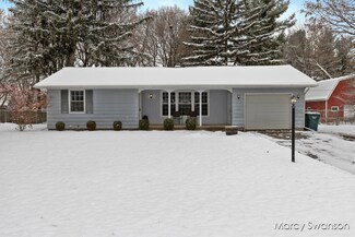 5771 Country View Dr, Allendale, MI 49401
