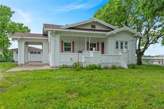 1320 N Jesse James Rd, Excelsior Springs, MO 64024