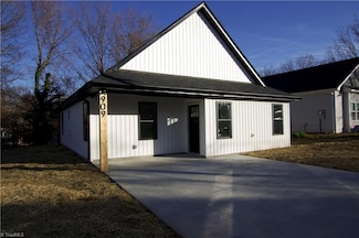 909 Sharon St, High Point, NC 27260