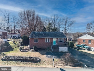 15910 Crest Dr, Woodbridge, VA 22191