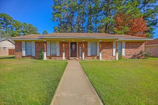 9 Woodhue Ct, Lufkin, TX 75904