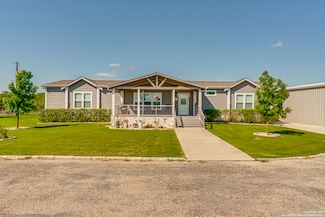 6990 Elm Creek Rd, Seguin, TX 78155