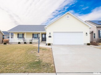 912 Devonshire Rd, Washington, IL 61571