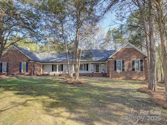 5529 Five Knolls Dr, Charlotte, NC 28226