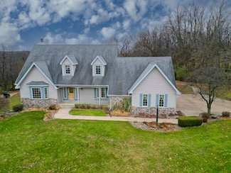 1819 W Aberdeen Dr, Janesville, WI 53545