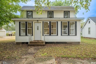 811 Edward St, Henry, IL 61537