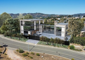 3776 Skyfarm Dr, Santa Rosa, CA 95403