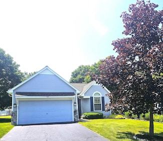 925 Rikki Ann Ct, Wixom, MI 48393