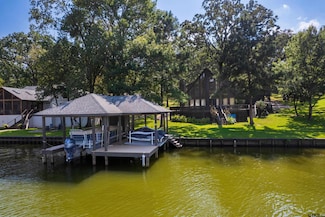 1555 Canadian Dr, Scroggins, TX 75480