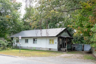 23 Osgood Ave, Mexico, ME 04257