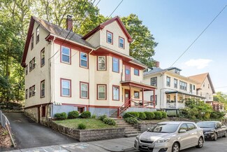 17 Circuit Ave Unit 19, Newton Highlands, MA 02461
