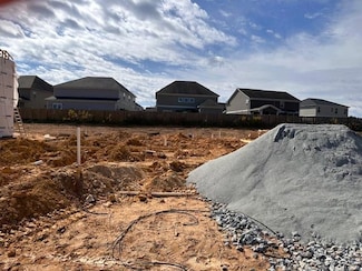 287 Black Oak Dr, Smiths Station, AL 36877