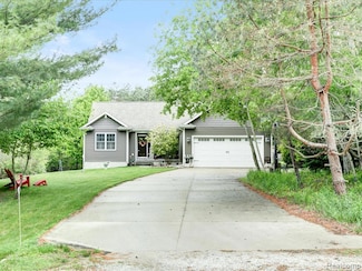 5076 Birch Ave, Lexington, MI 48450
