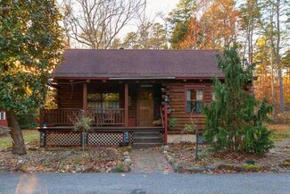 685 Oak Ave, Malaga, NJ 08328