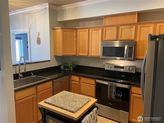 1015 Railroad Ave Unit 211, Bellingham, WA 98225