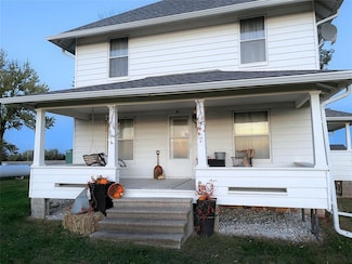 27048 500th St, Chariton, IA 50049