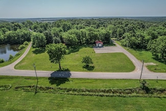 151 S Grover St, Phillipsburg, MO 65722