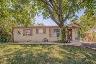 1316 Woodcrest Dr, Mesquite, TX 75149